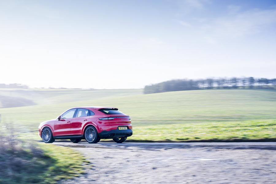 Porsche Cayenne Coupe 2019 года  (UK) (фото 14 из 40)